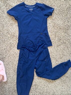 WonderWink Navy Blue Scrub Top and Jogger Set